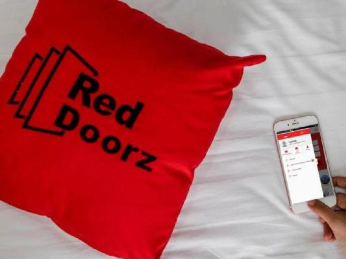 Reddoorz Near Pelabuhan Tanjung Perak 2 Surabaya Hotel Exterior photo